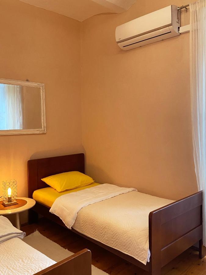 S&I Room Kotor Buitenkant foto