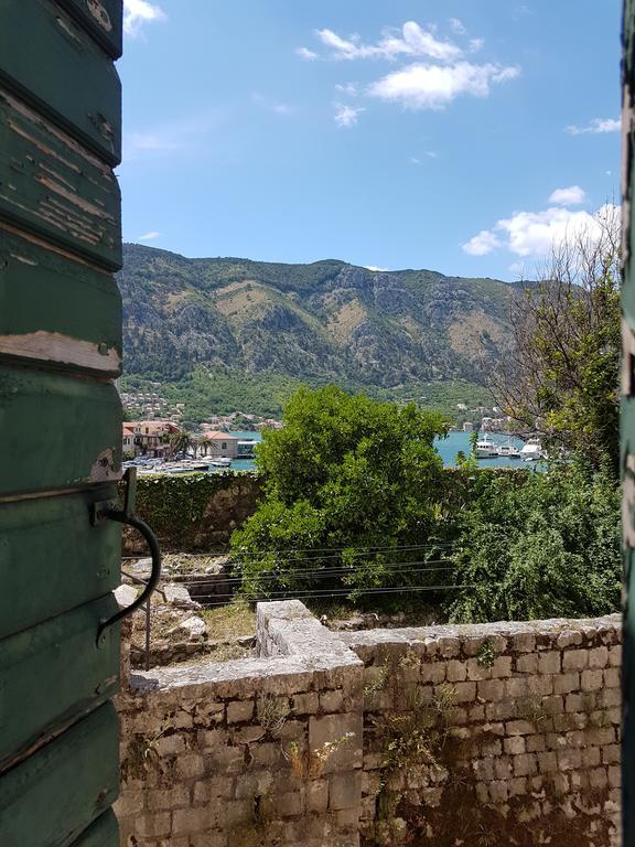 S&I Room Kotor Buitenkant foto